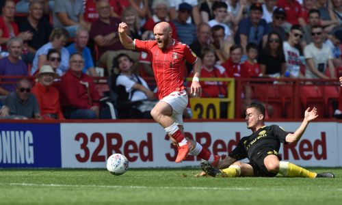 Soi kèo Brentford vs Charlton, 0h00 ngày 8/7/2020 Giải Hạng Nhất Anh