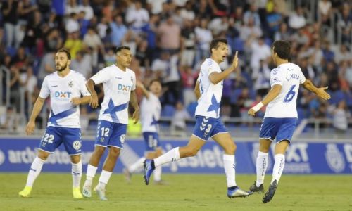 Soi kèo Tenerife vs Malaga, 02h30 ngày 16/6/2020 - Hạng 2 Tây Ban Nha