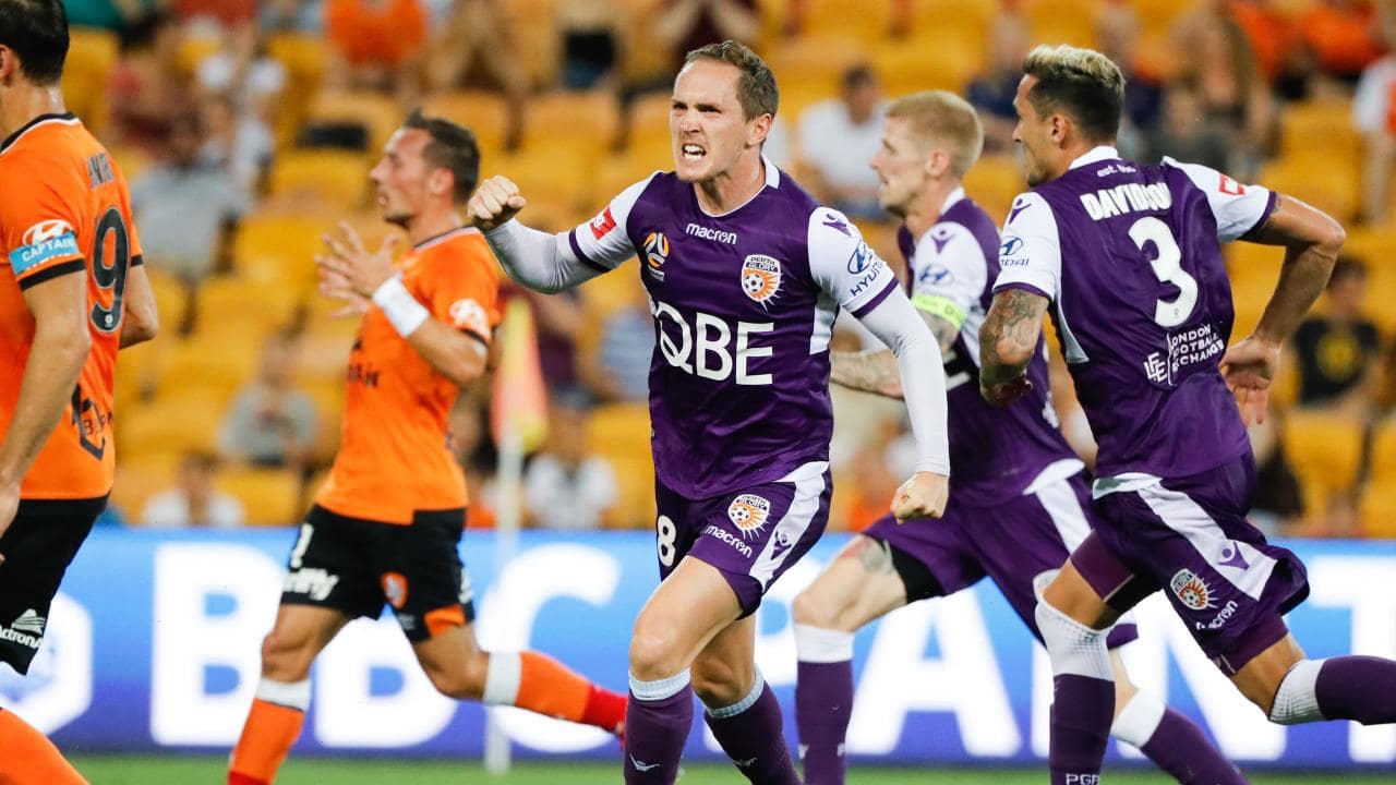 Soi kèo Adelaide vs Perth Glory