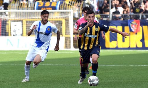 Soi kèo Cosenza vs Juve Stabia, 2h00 ngày 1/8/2020 Hạng 2 Italia