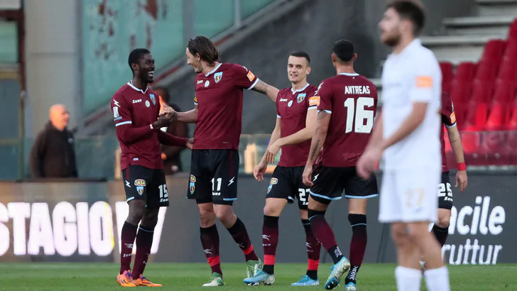 Soi kèo Pordenone vs Salernitana, 2h00 ngày 28/7/2020 Hạng 2 Italia