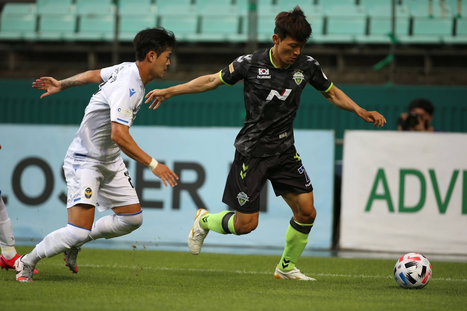 Soi kèo Gwangju vs Jeonbuk Motors