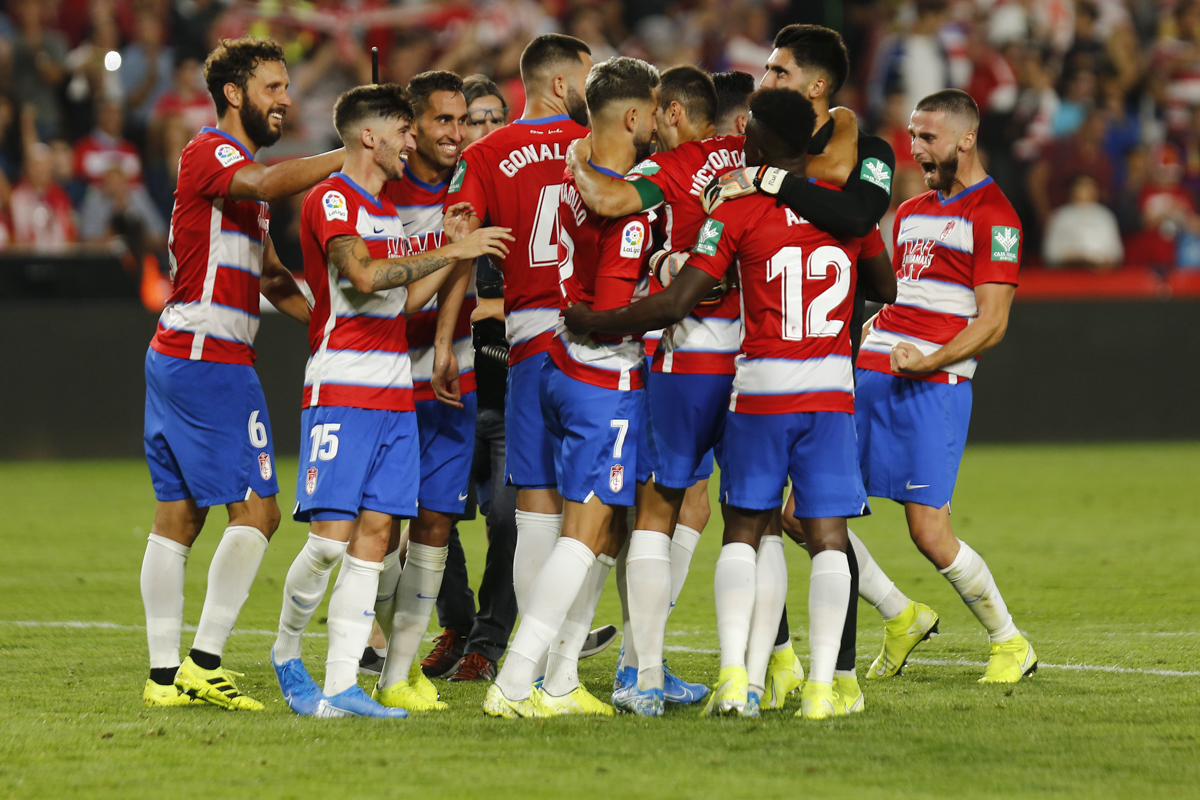 Soi kèo, dự đoán Omonia Nicosia vs Granada 