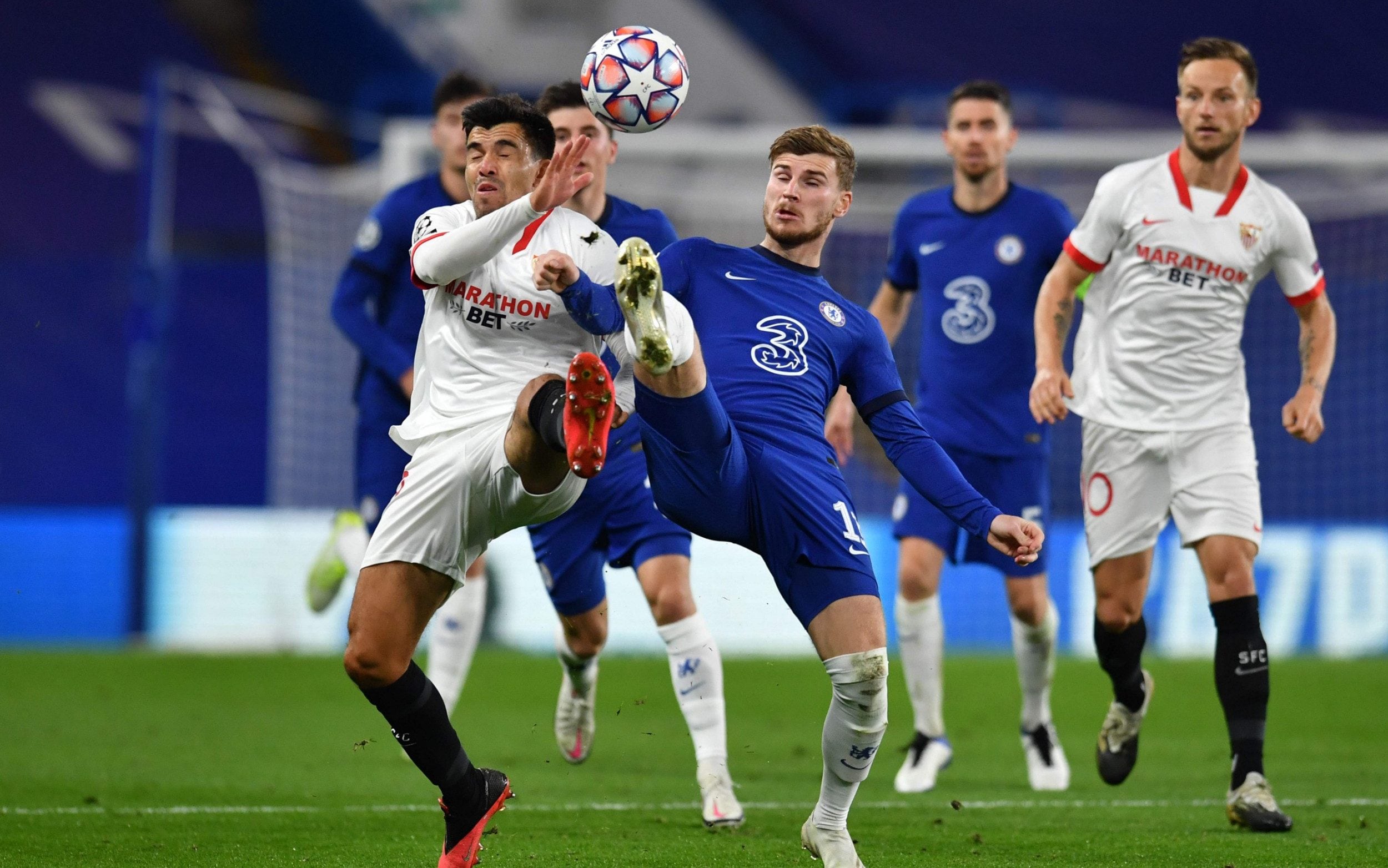 Soi kèo Linares vs Sevilla