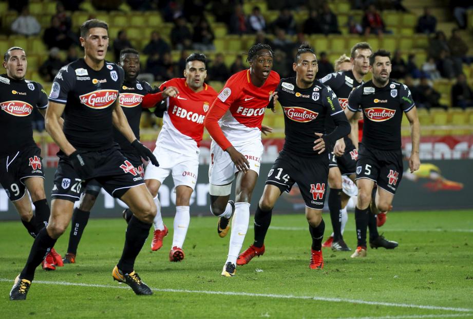 Soi kèo Monaco vs Angers