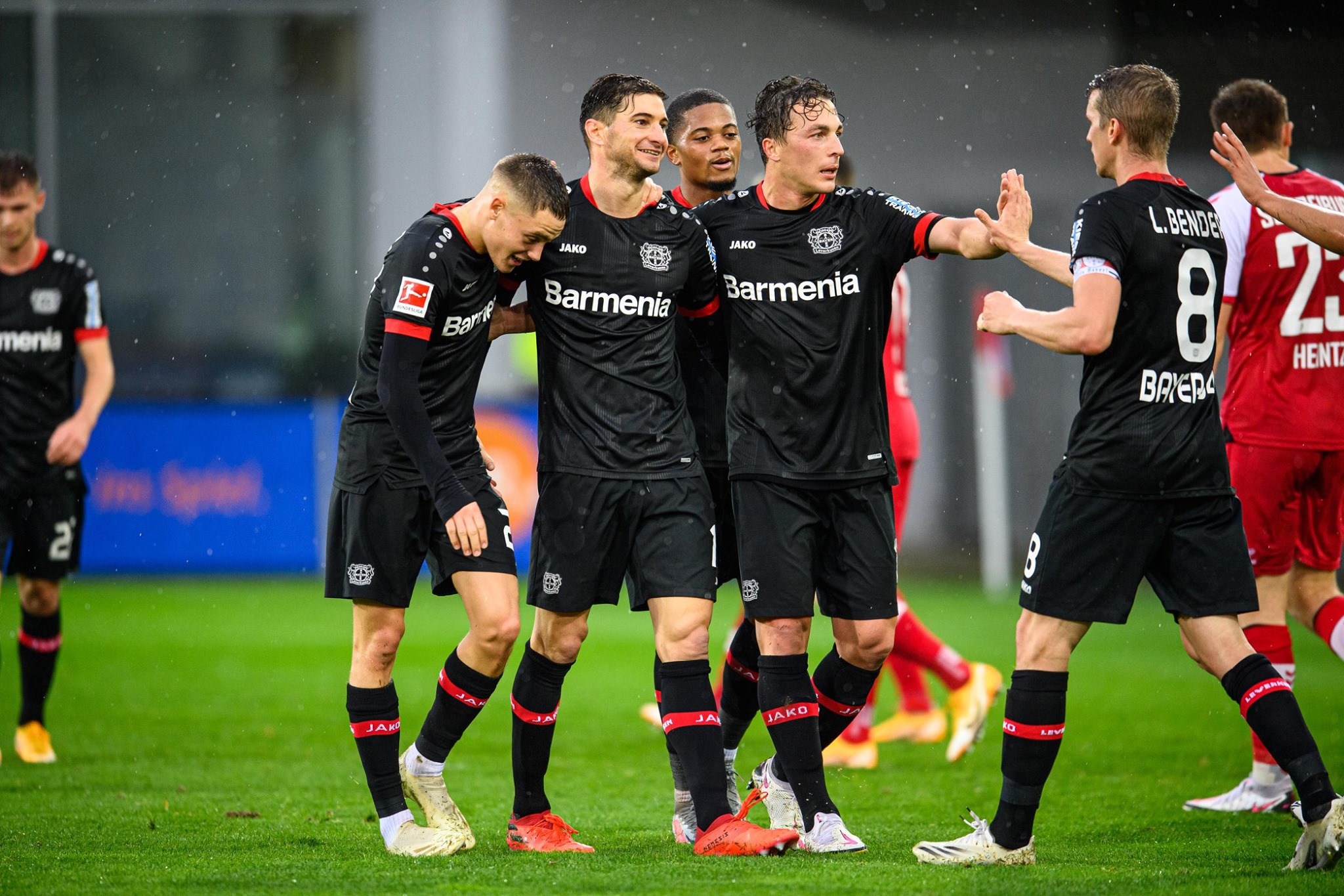 Soi kèo Leverkusen vs Koln