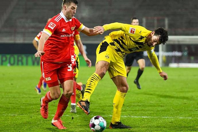 Soi kèo Dortmund vs Holstein Kiel