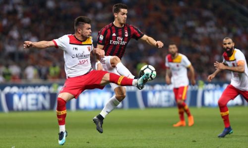 Soi kèo, dự đoán Milan vs Benevento, 1h45 ngày 2/5 Serie A