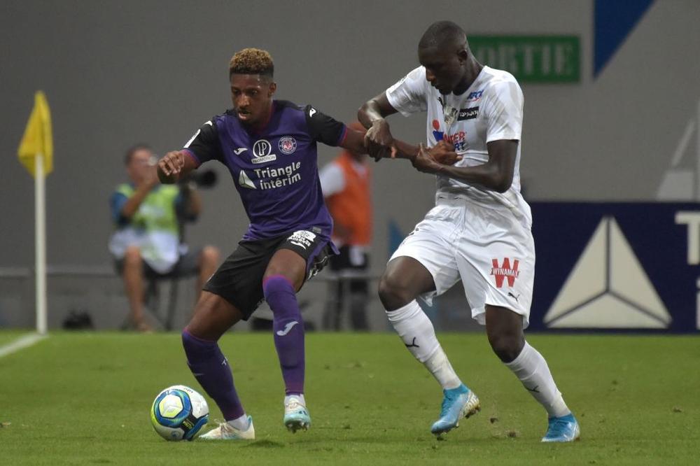 Soi kèo Niort vs Amiens