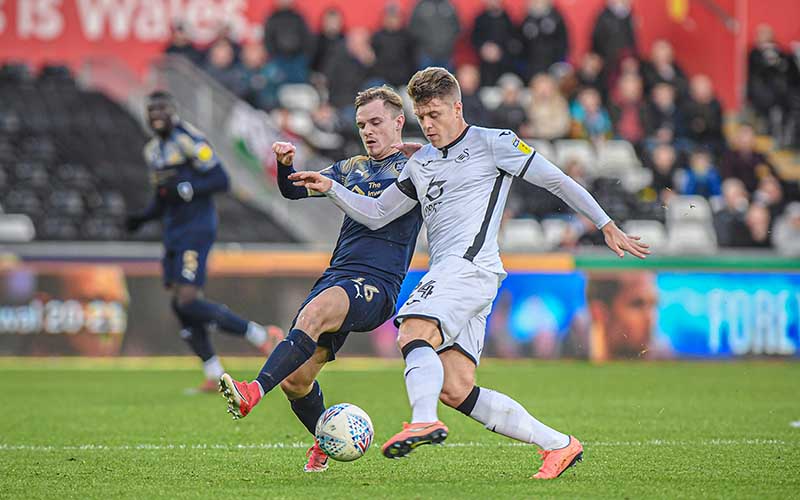 Soi kèo Swansea vs Barnsley