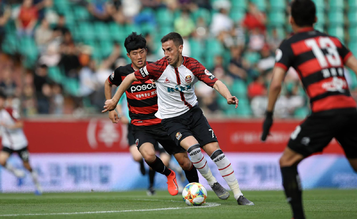 soi kèo Pohang Steelers vs Gwangju Football Club