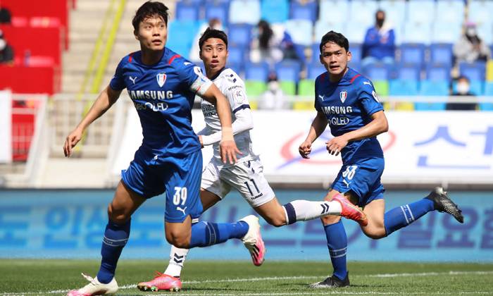 Soi kèo Ulsan Hyundai vs Suwon Samsung Bluewings