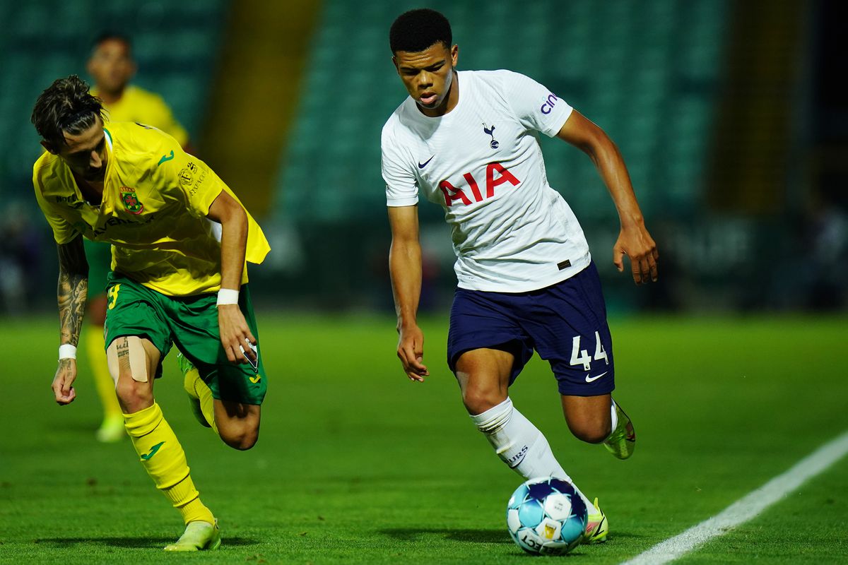 Soi kèo phạt góc Tottenham vs Pacos Ferreira