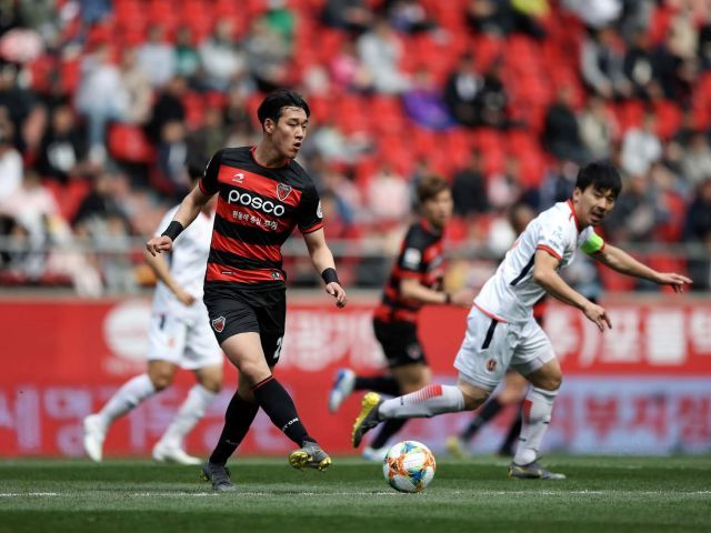 Soi kèo Gangwon FC vs Pohang Steelers