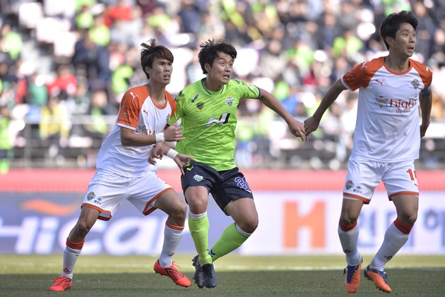 Soi kèo Gangwon FC vs Jeonbuk Hyundai Motors