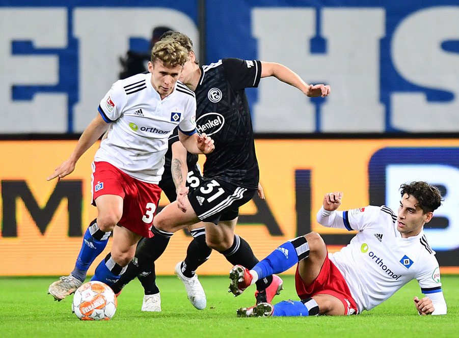 Soi kèo Paderborn vs Hamburg