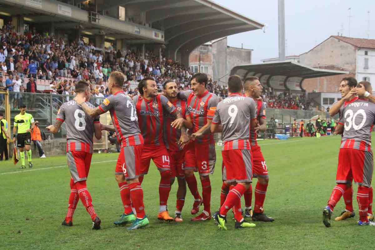 Soi kèo Cremonese vs Pisa