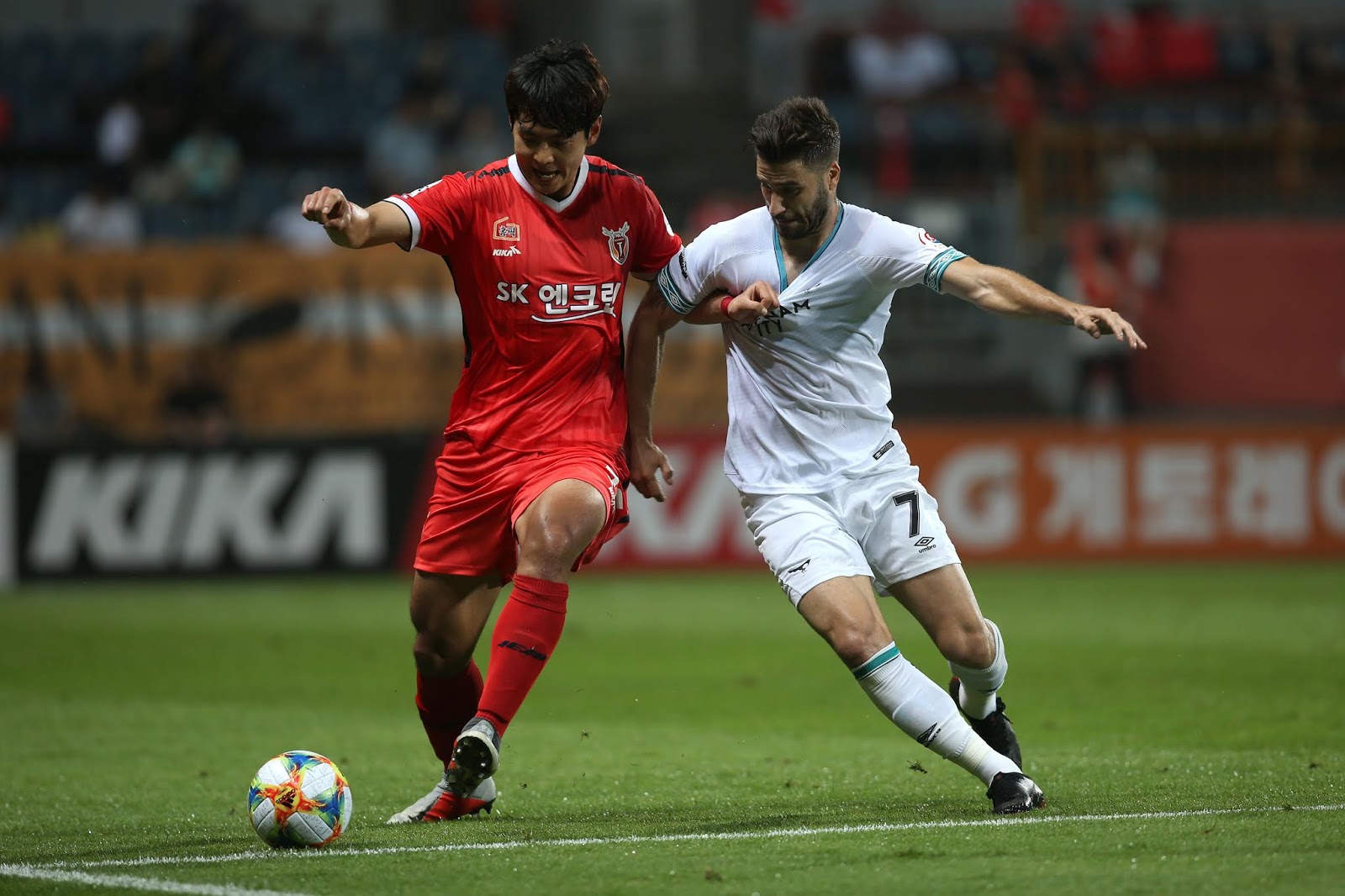 Soi kèo Jeju United FC vs Suwon Samsung Bluewings