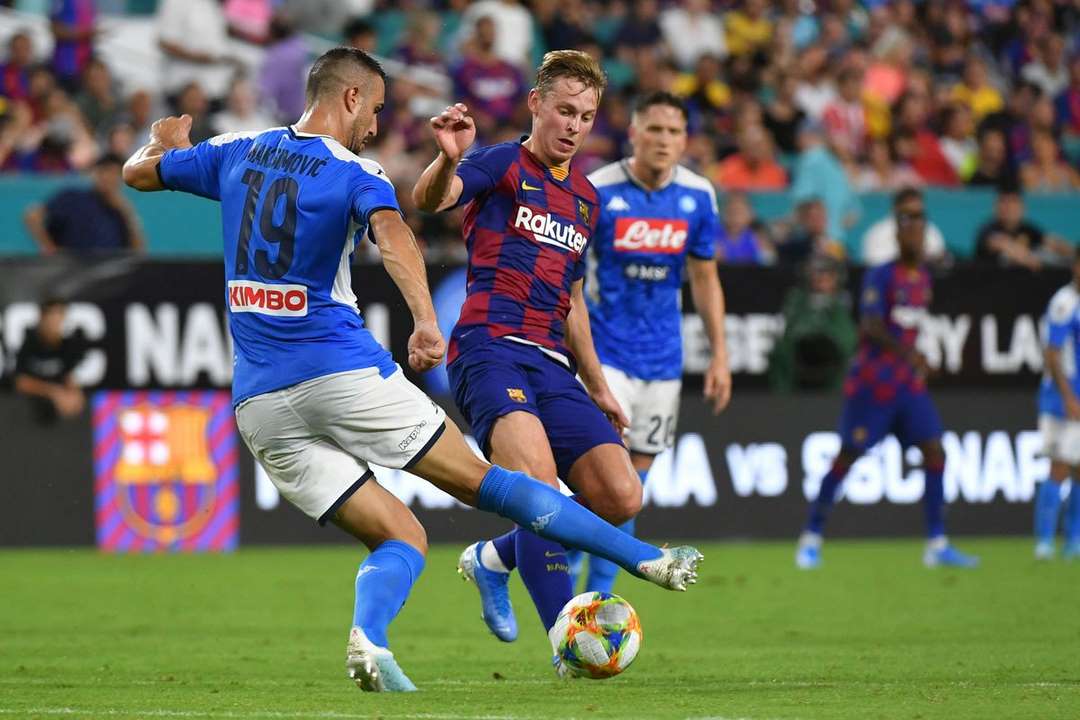 Soi kèo Barcelona vs Napoli