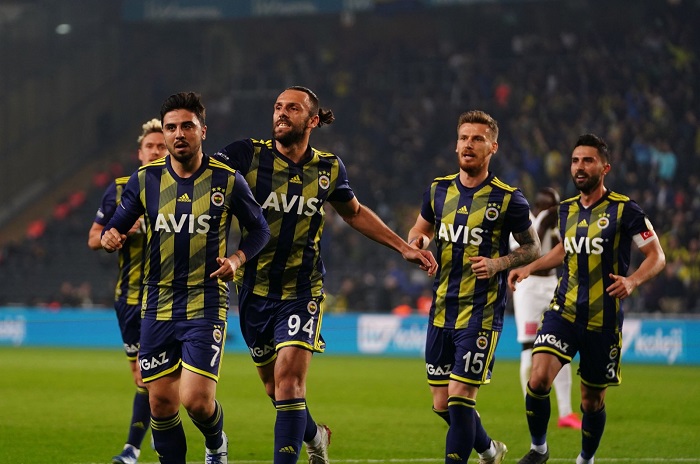 Soi kèo Kasimpasa vs Fenerbahce