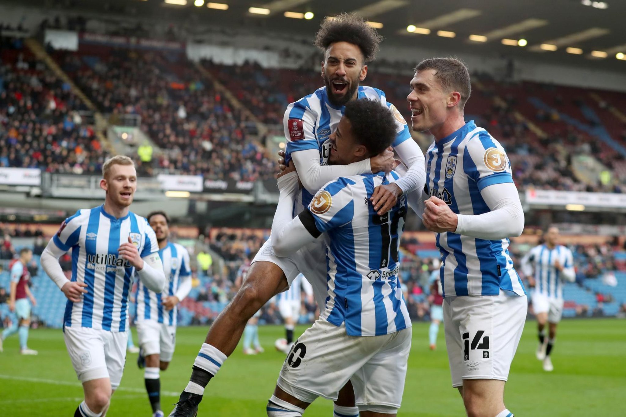 Soi kèo, dự đoán West Brom vs Huddersfield