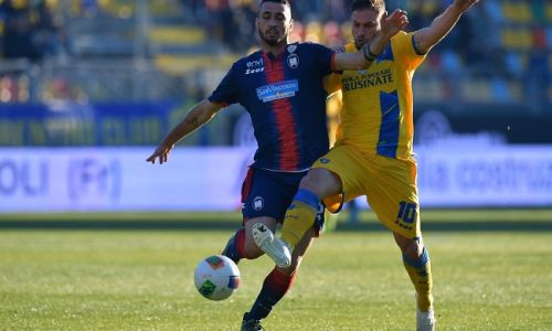 Soi kèo, dự đoán Crotone vs Frosinone, 0h30 ngày 16/3 Hạng Hai Italia