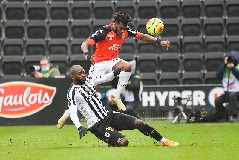 Soi kèo Lorient vs Saint Etienne