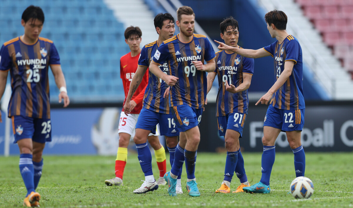 Soi kèo Guangzhou FC vs Ulsan Hyundai