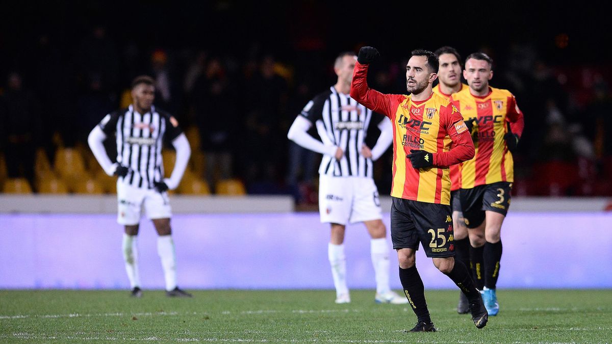 Soi kèo Benevento vs Spal