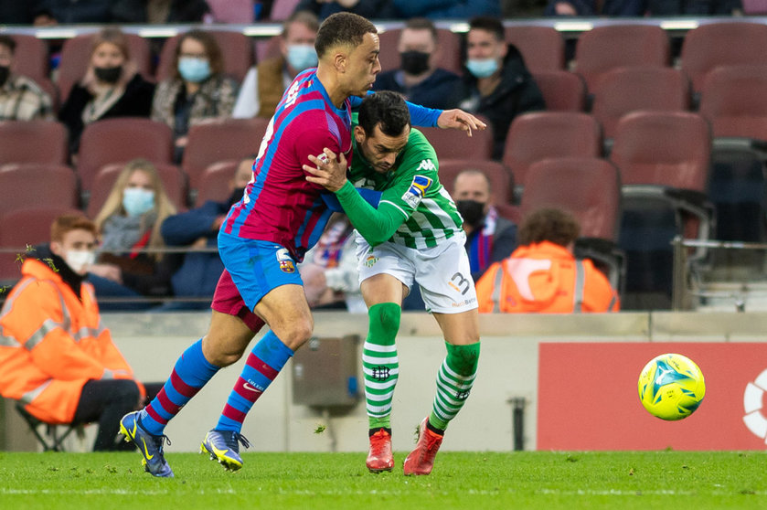 Soi kèo Betis vs Barcelona