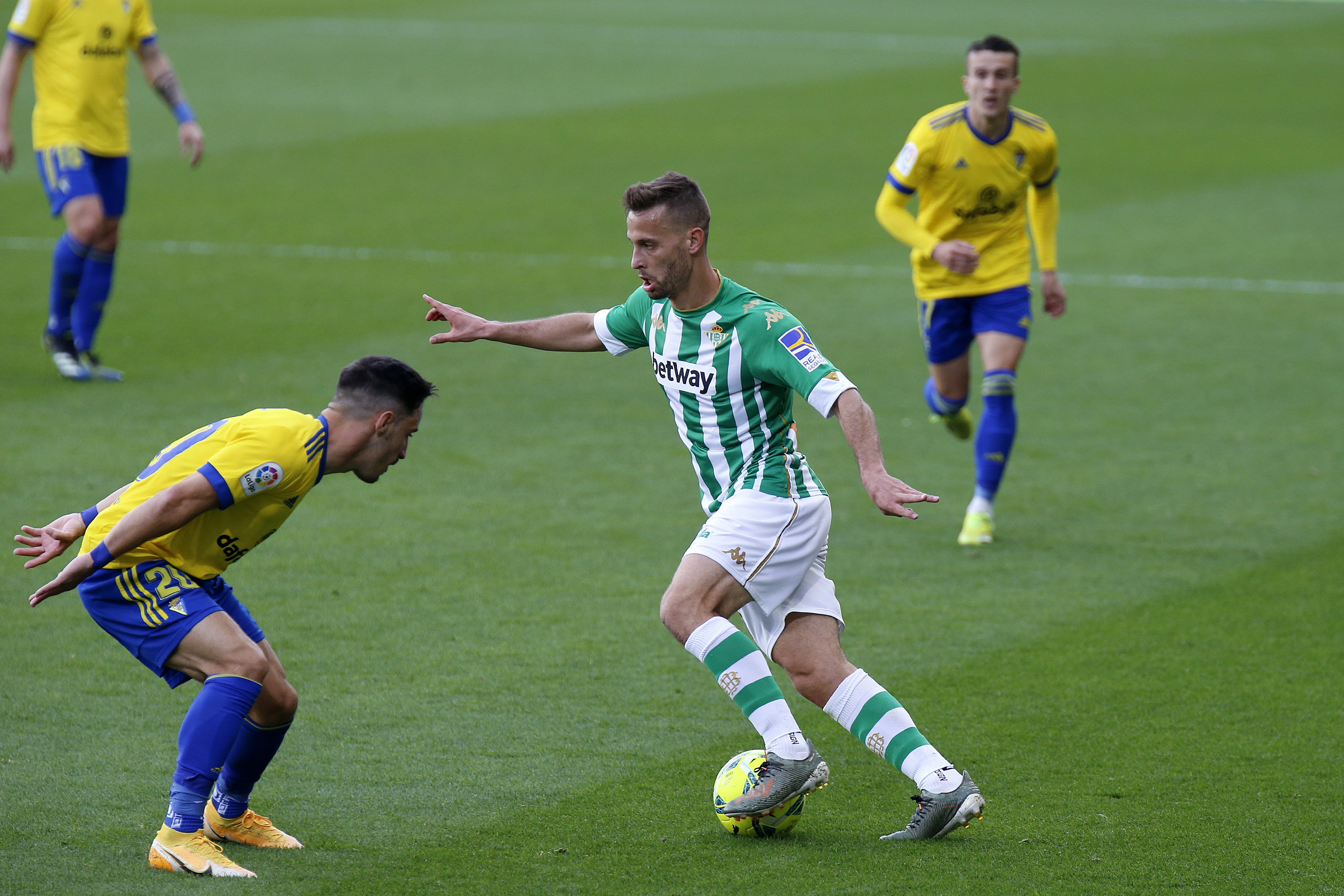 Soi kèo Cadiz vs Betis