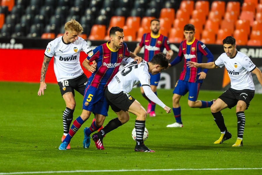 Soi kèo Valencia vs Barcelona